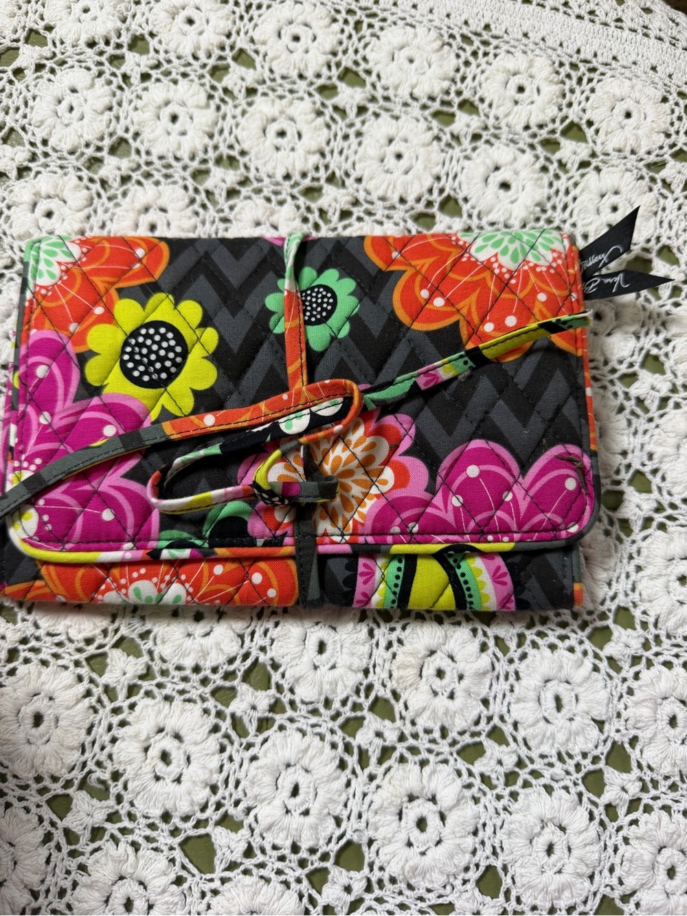 Vera Bradley Hot Pink Floral-Trim Quilted Organizer Makeup - Picture 6 of 6